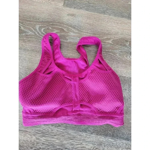 Nike sports bra size‎ small - Picture 1 of 3